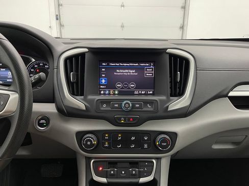 Used 2024 GMC Terrain SLE FWD image 21