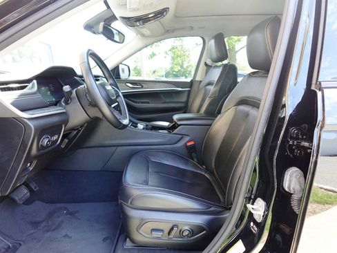 Used 2022 Jeep Grand Cherokee L Limited AWD/4WD image 12