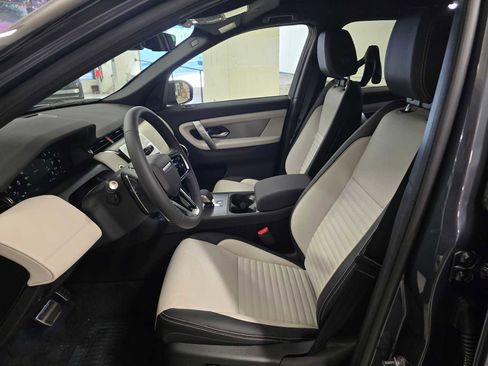 New 2025 Land Rover Discovery Sport Dynamic SE image 22