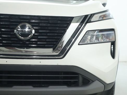Used 2021 Nissan Rogue SV w/ Premium Package FWD image 8
