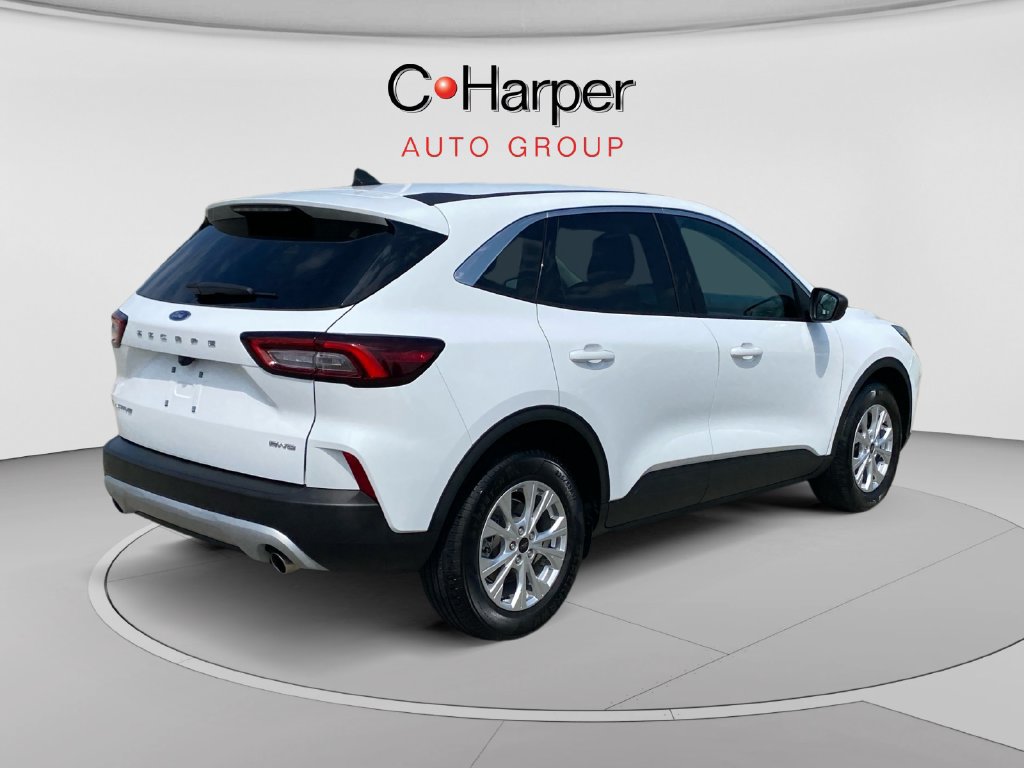 Used 2023 Ford Escape Active AWD/4WD image 3
