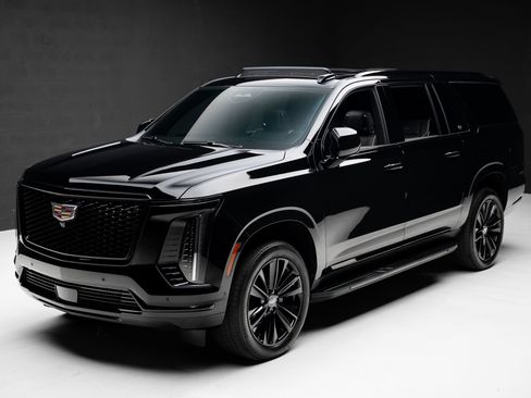 Used 2025 Cadillac Escalade ESV Sport RWD image 5