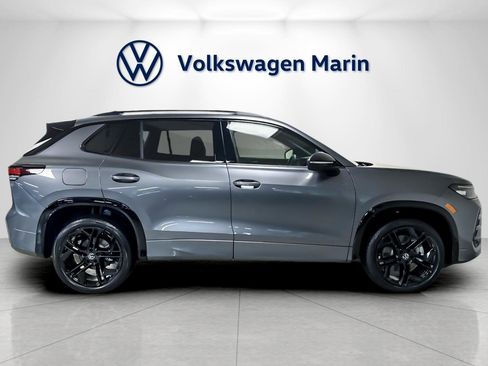 New 2026 Volkswagen Tiguan SE R-Line image 6