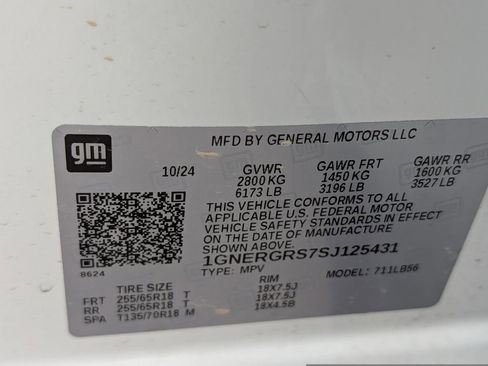 Used 2025 Chevrolet Traverse LT image 37