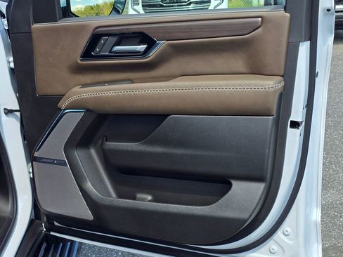 New 2026 GMC Yukon Denali Ultimate AWD/4WD image 36