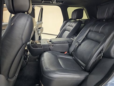 Used 2019 Land Rover Range Rover Autobiography image 29