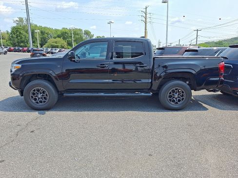 Used 2023 Toyota Tacoma SR AWD/4WD image 4