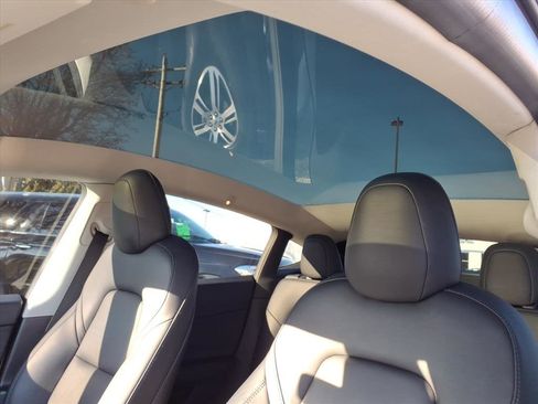 Used 2021 Tesla Model Y Long Range image 25