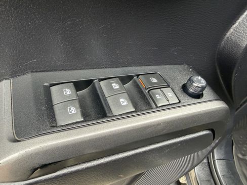 Used 2021 Toyota Tacoma TRD Off-Road AWD/4WD image 17