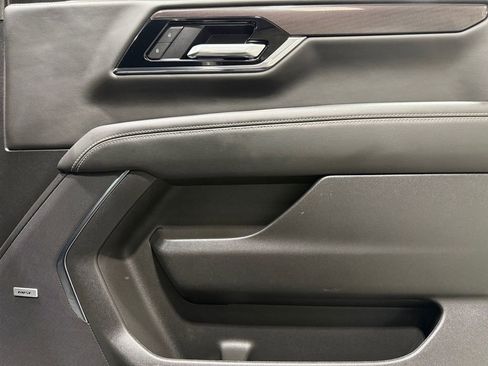 Used 2025 GMC Yukon XL Elevation image 13