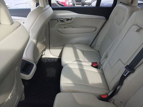 Used 2016 Volvo XC90 T5 Momentum image 5