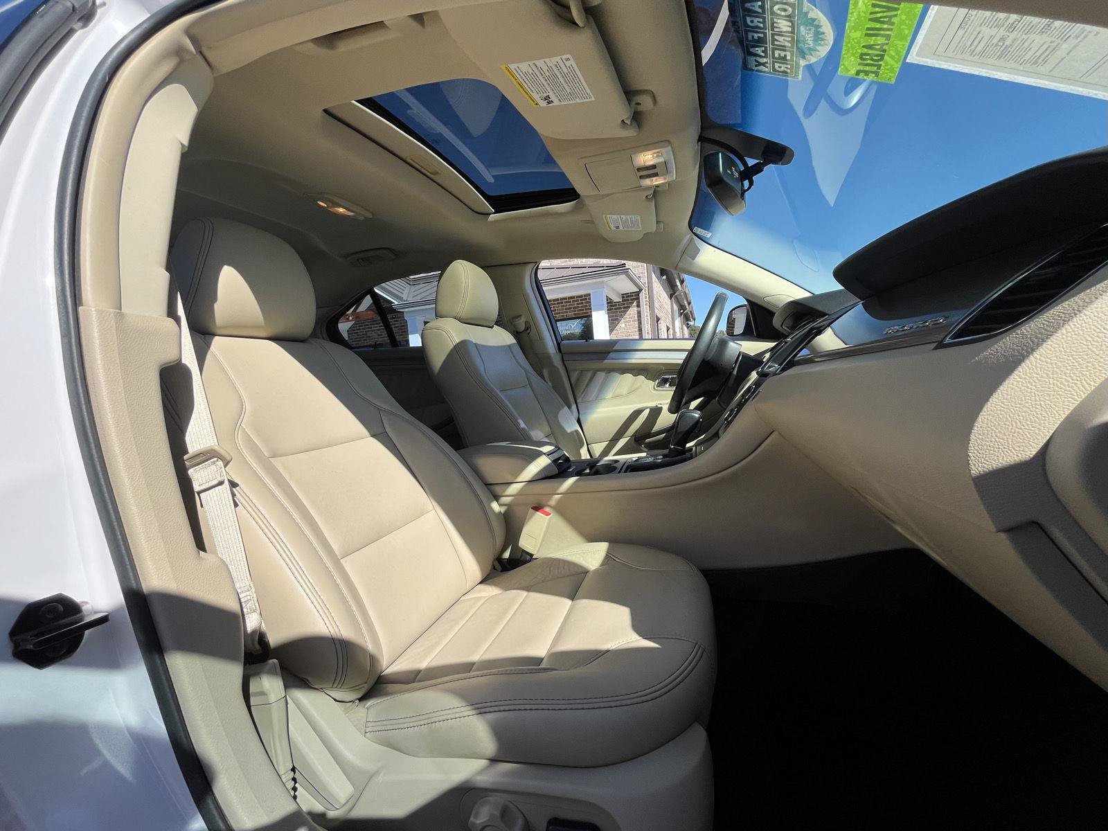 Used 2018 Ford Taurus SEL w/ Equipment Group 201A FWD image 14