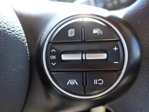 Used 2023 Kia Soul LX w/ LX Technology Package image 17