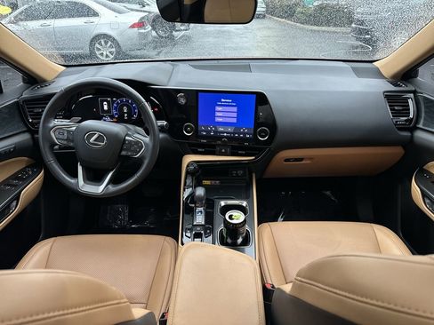 Used 2025 Lexus NX 250 FWD w/ Premium Package image 8