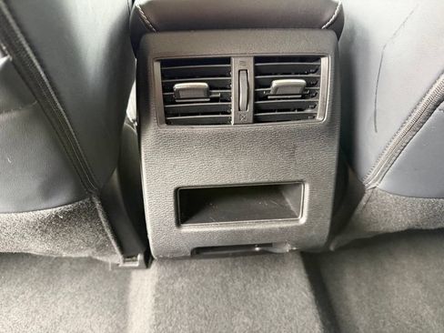 Used 2025 Mitsubishi Outlander SE FWD image 29