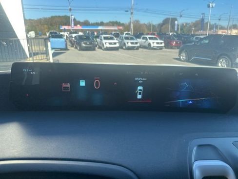 New 2025 Ford Expedition Active image 21