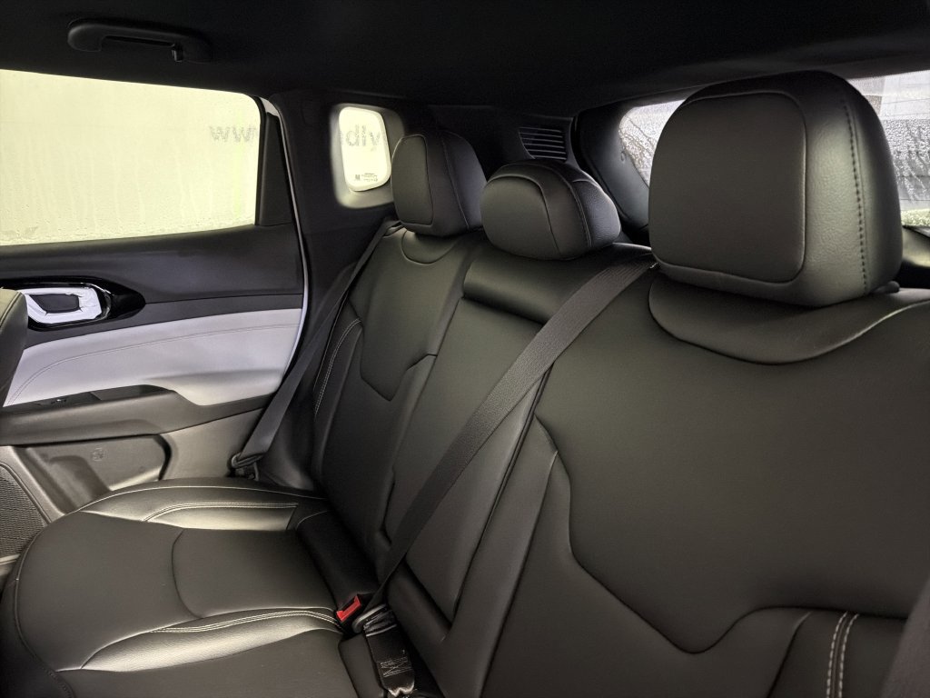 New 2025 Jeep Compass Limited AWD/4WD image 30