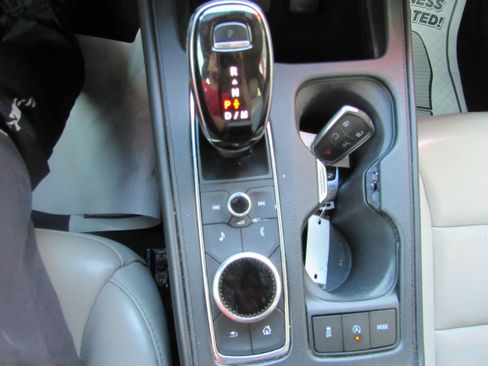 Used 2021 Cadillac XT4 Premium Luxury FWD image 17
