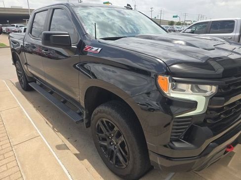 Used 2022 Chevrolet Silverado 1500 LT Trail Boss w/ Convenience Package II AWD/4WD image 2