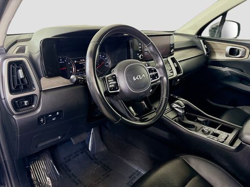Used 2022 Kia Sorento EX w/ Panoramic Sunroof Package image 23