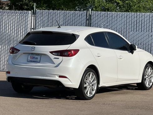 Used 2017 MAZDA MAZDA3 Touring FWD image 4
