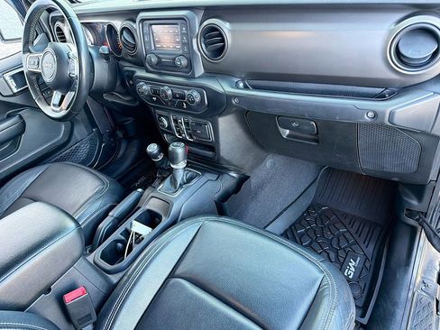 Used 2020 Jeep Gladiator Sport w/ Quick Order Package 24S AWD/4WD image 29