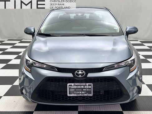 Used 2022 Toyota Corolla LE image 3