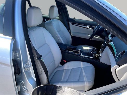 Used 2014 Mercedes-Benz C 250 Sedan image 7