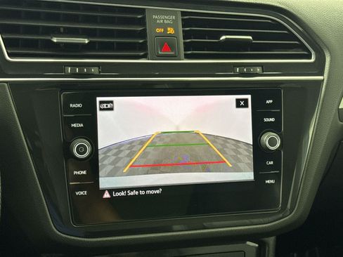 Used 2022 Volkswagen Tiguan SE R-Line AWD/4WD image 19