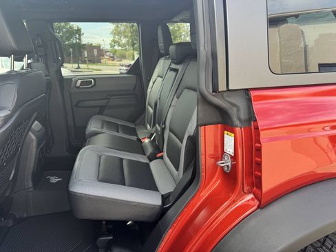 Used 2024 Ford Bronco Big Bend w/ Sasquatch Package AWD/4WD image 8