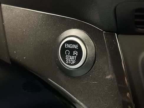 Certified 2018 Ford Escape Titanium w/ Ford Safe & Smart Package image 21