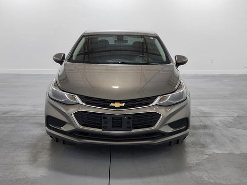 Used 2018 Chevrolet Cruze LT w/ LT Convenience Package image 3