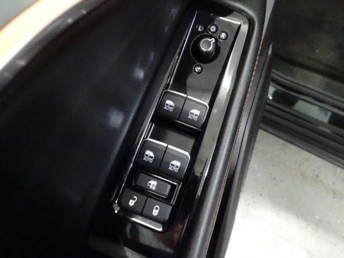 Used 2024 Jeep Wagoneer Launch Edition AWD/4WD image 10