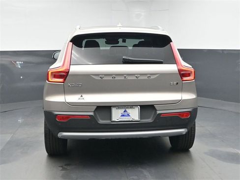 Used 2024 Volvo XC40 B5 Plus w/ Protection Package Premier image 7