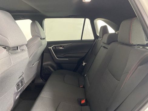 Used 2024 Toyota RAV4 SE image 27