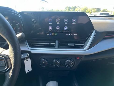 Used 2024 Chevrolet Trax RS w/ Driver Confidence Package FWD image 13