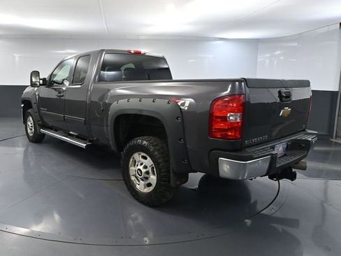 Used 2011 Chevrolet Silverado 2500 LT w/ Interior Plus Package AWD/4WD image 7