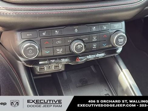 Used 2022 Dodge Durango R/T w/ Blacktop Package AWD/4WD image 18