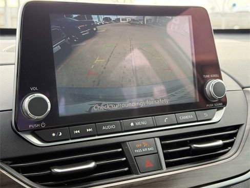 Used 2024 Nissan Altima 2.5 SV image 17