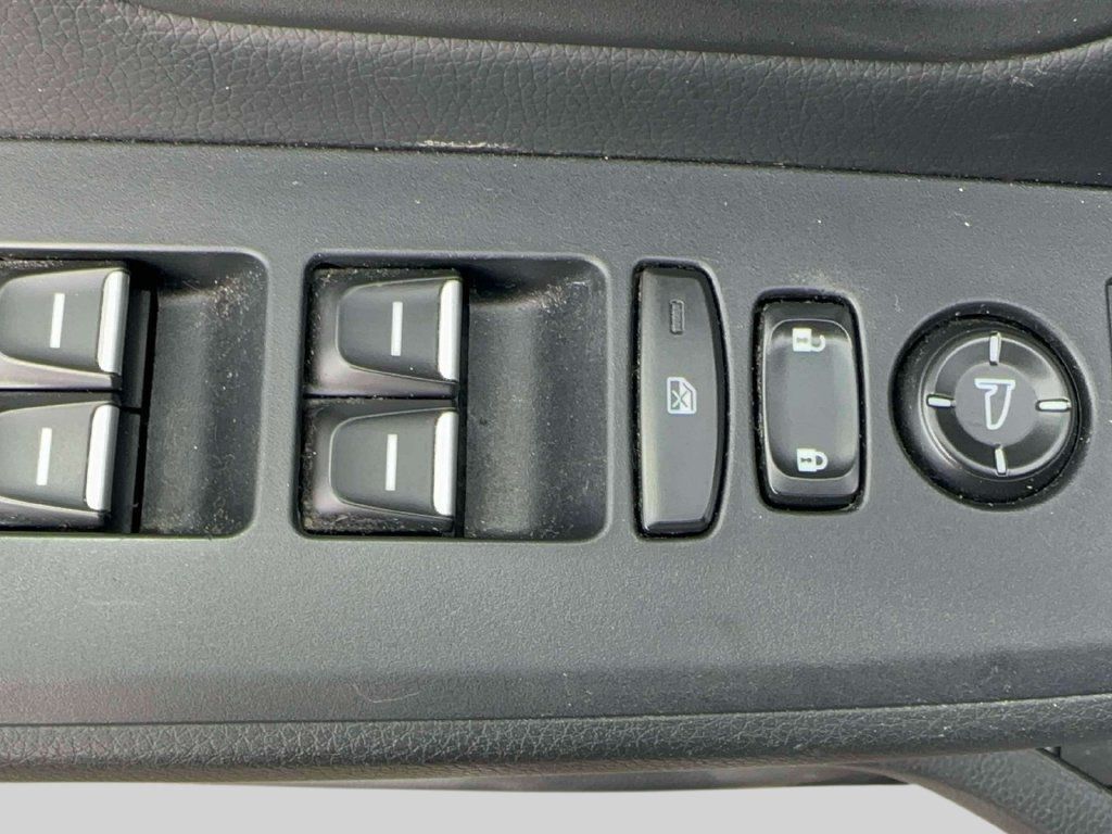 Used 2023 Honda Pilot Sport image 12