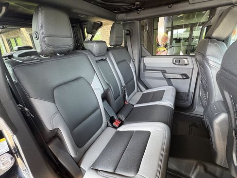 Used 2024 Ford Bronco Black Diamond AWD/4WD image 30