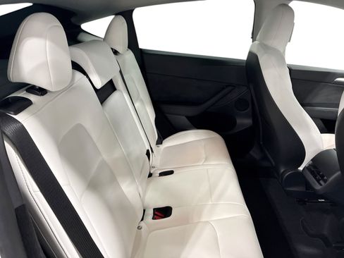 Certified 2023 Tesla Model Y Performance AWD/4WD image 11