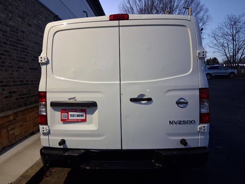 Used 2018 Nissan NV 2500 SV w/ Navigation Package image 4