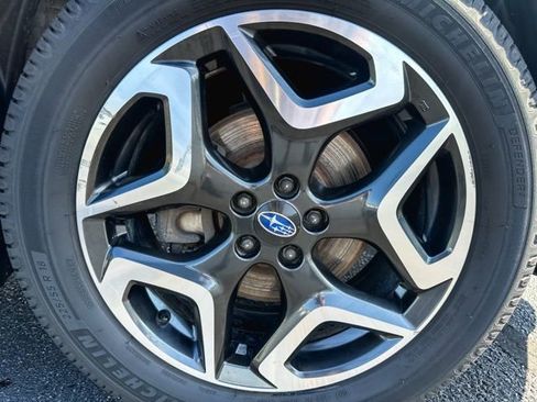 Used 2019 Subaru Crosstrek 2.0i Limited w/ Moonroof Package w/Navigation AWD/4WD image 11