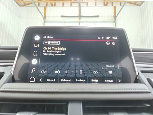 Used 2022 GMC Yukon SLT w/ SLT Luxury Package RWD image 28
