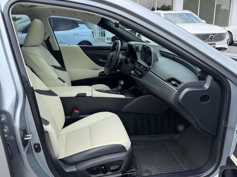 Used 2022 Lexus ES 350 w/ Premium Package FWD image 12