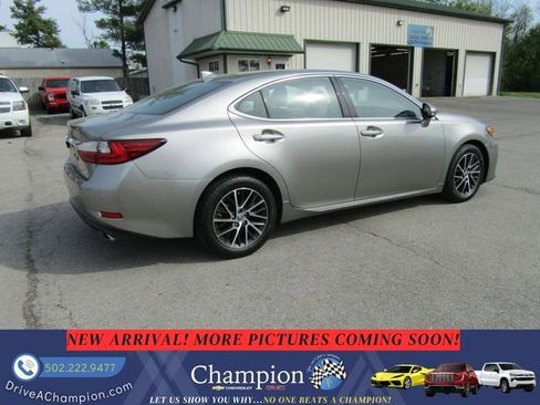 Used 2017 Lexus ES 350 w/ Luxury Package image 4