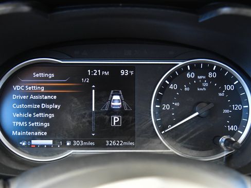 Used 2025 Nissan Versa SV FWD image 26