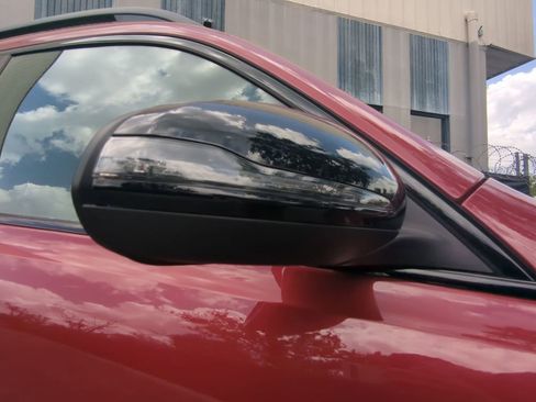 Used 2024 Mercedes-Benz EQB 300 4MATIC image 24