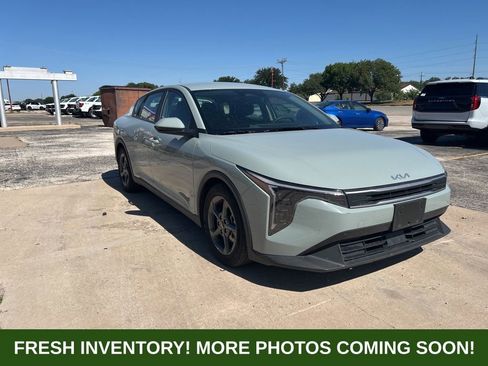Used 2025 Kia K4 FWD image 1